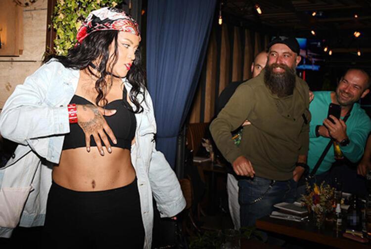 “Ben Rihannayım” diyen Brezilyalı kadın Karaköy’ü birbirine kattı
