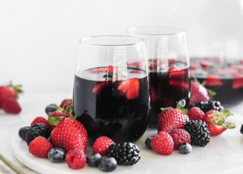 Kırmızı meyve şöleni: Sangria