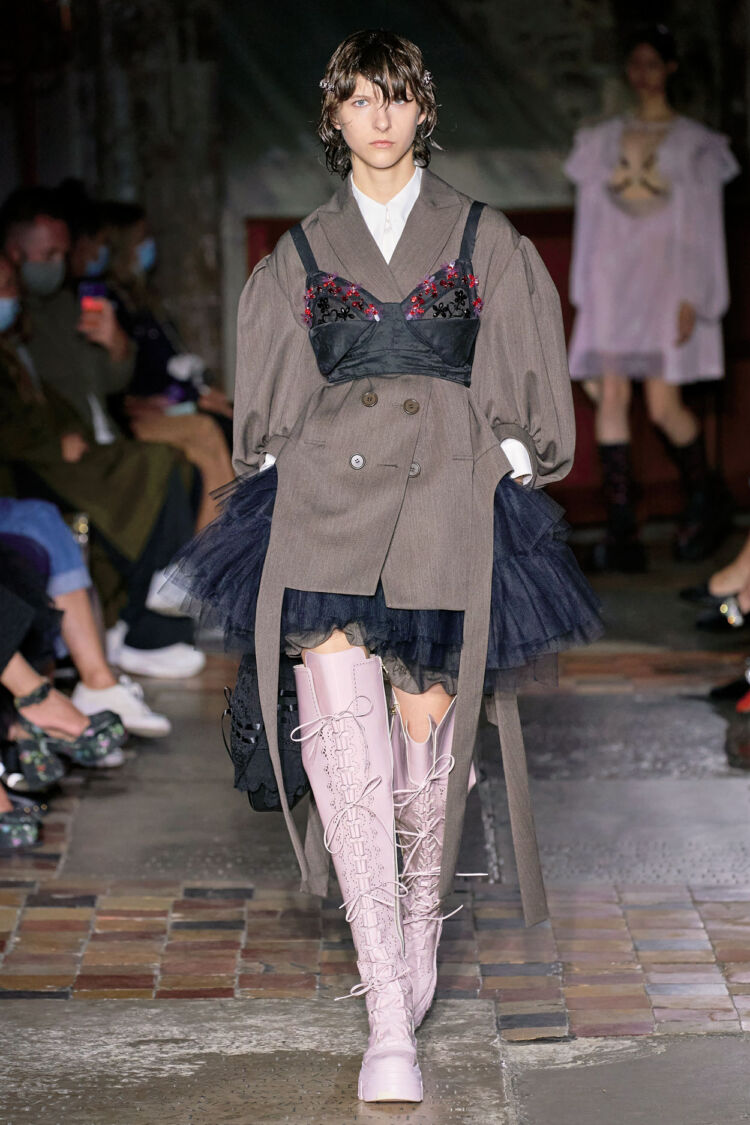 00011-Simone-Rocha-Spring-22-London-credit-Daniele-Obberrauch-Gorunway
