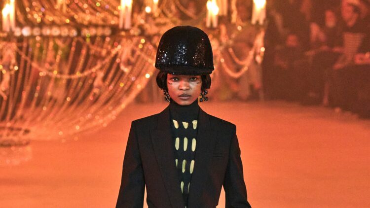 Paris Moda Haftası Off-White defilesiyle başladı