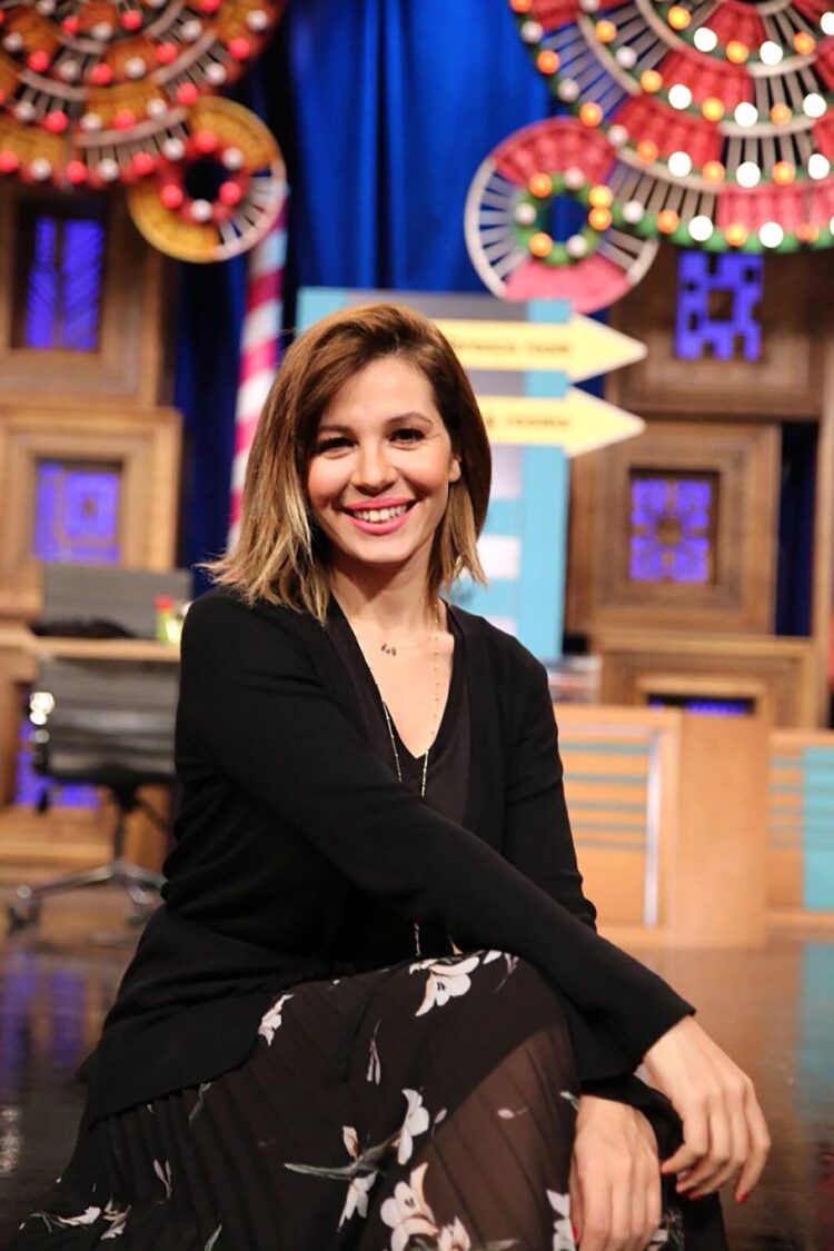Aylin Kontente takipçilerini eskiye götürdü