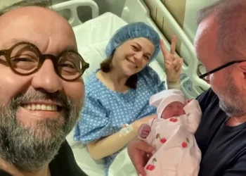 Erdem Baş kızı Vera’ya kavuştu