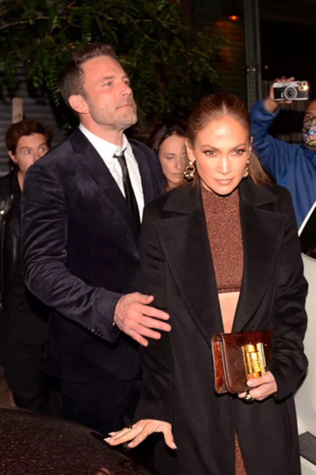 Ben Affleck köpük banyosu sırasında Jennifer Lopez’e evlilik teklif etti