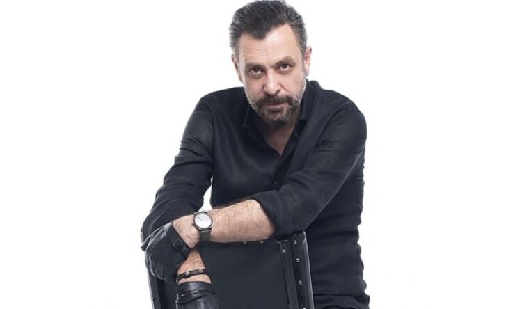 Nejat İşler yine alkolün dozunu kaçırdı! Ayakta duramadı, yere düştü…