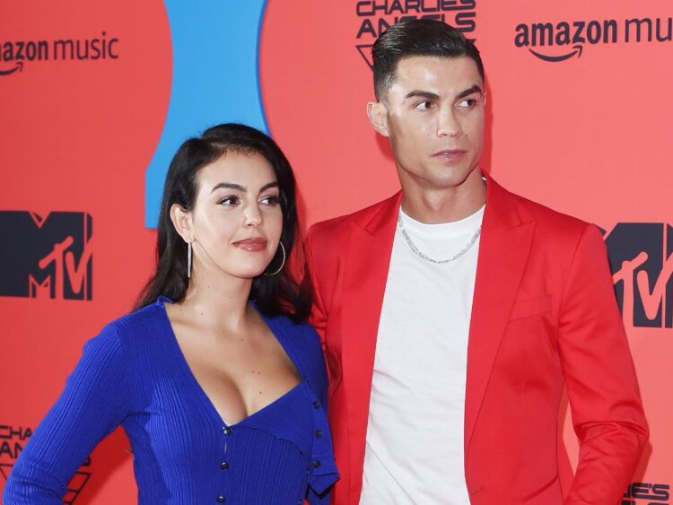 Cristiano Ronaldo’nun sevgilisine ödediği maaş dudak uçuklattı!