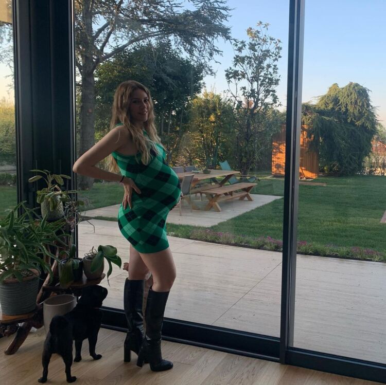 Sinem Kobal