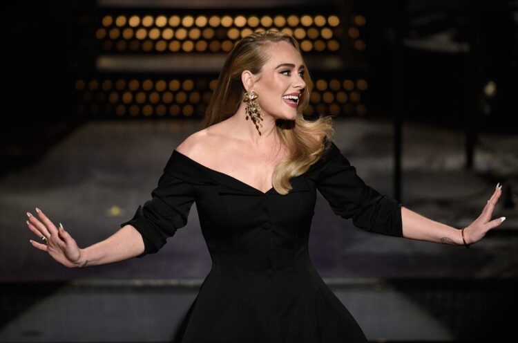 Adele hayranları sinir küpüne döndü!