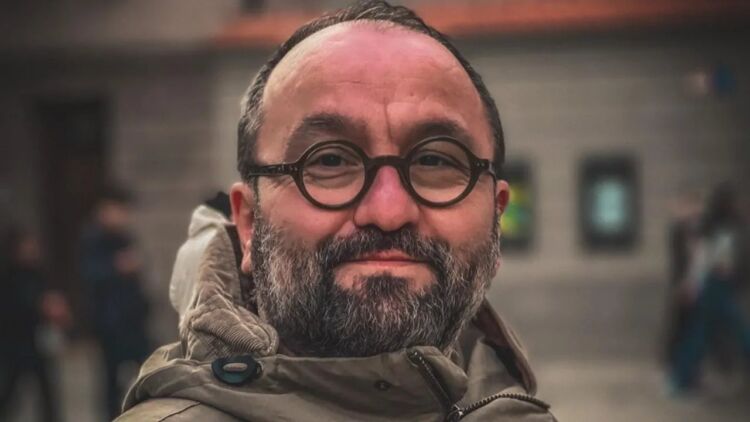 Oyuncu Erdem Baş Türkiye’yi terk etti!
