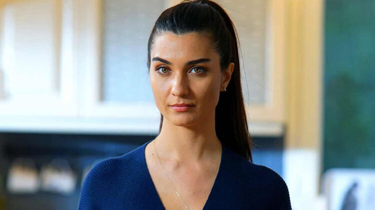 Tuba Büyüküstün’ün paylaştığı not merak konusu oldu