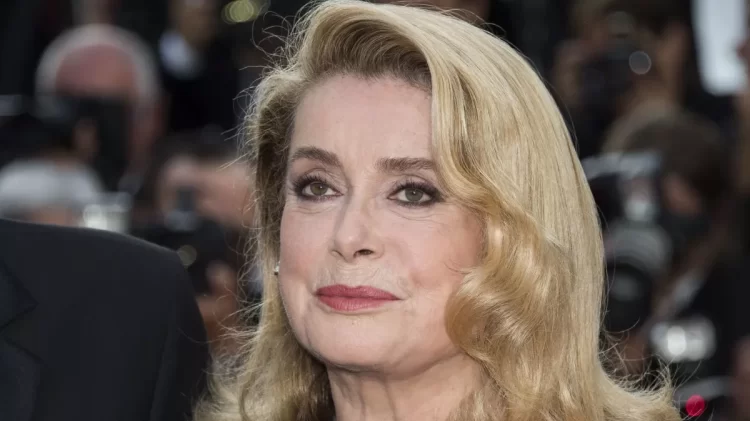 Catherine Deneuve “Yaşam Boyu Başarı” ödülünü aldı!