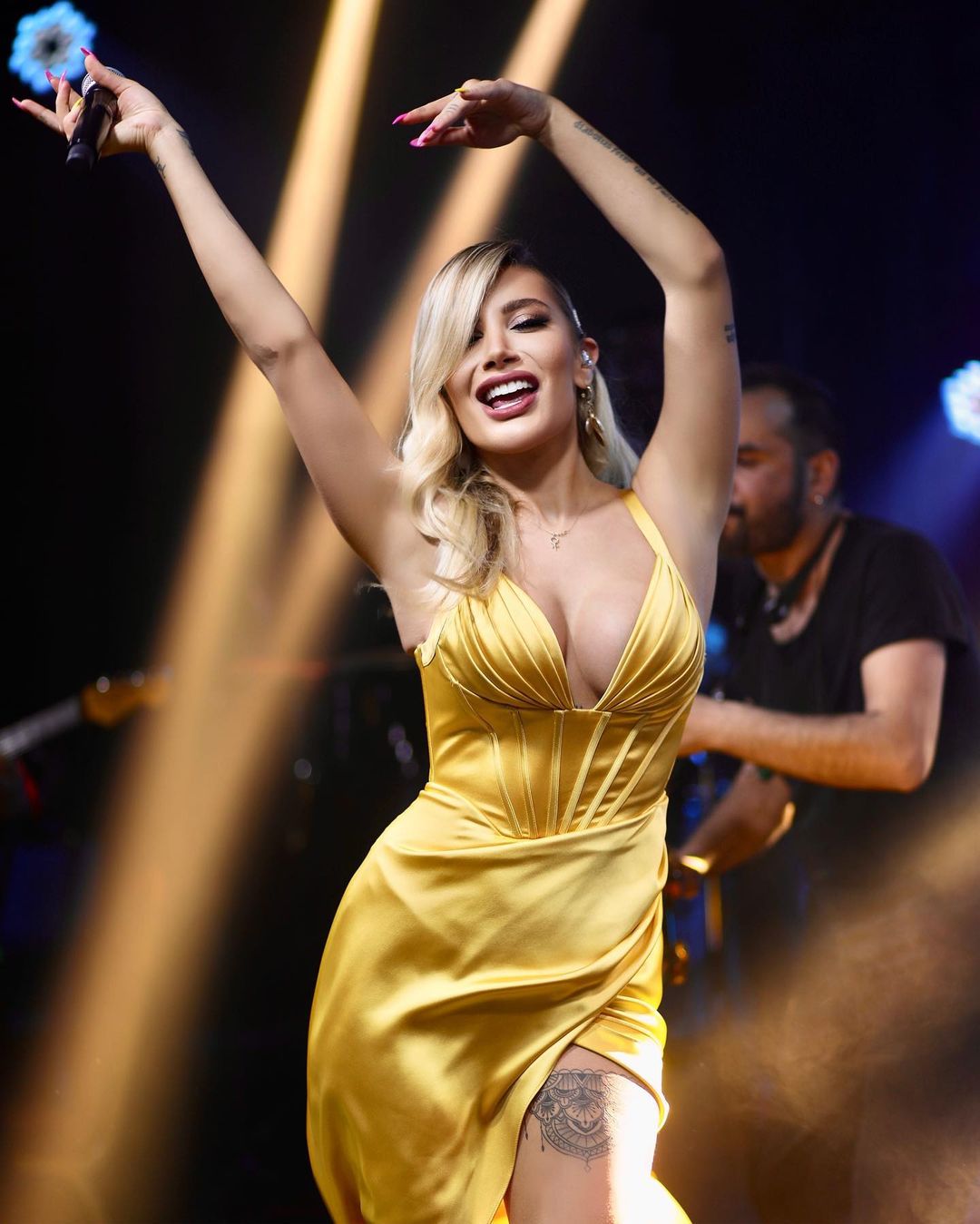 İrem Derici