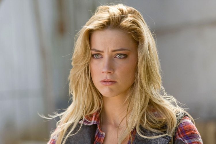 Amber Heard outlet alışverişinde görüntülendi