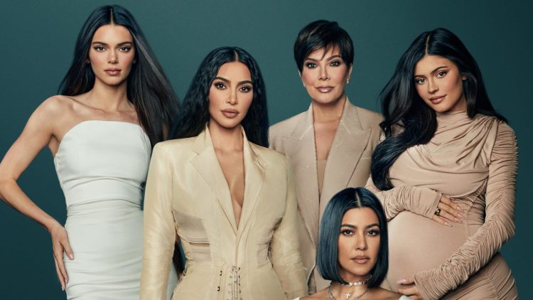 - All Magazine Kardashian-Jenner kardeşlerin eski ve yeni halleri