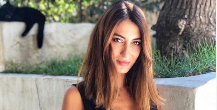 Merve Oflaz bikinili pozlarıyla gündeme oturdu