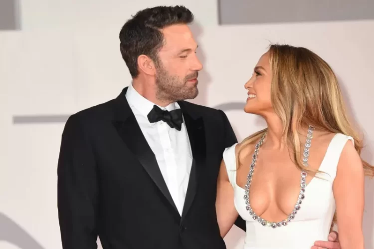 Jennifer Lopez ve Ben Affleck evlendi!