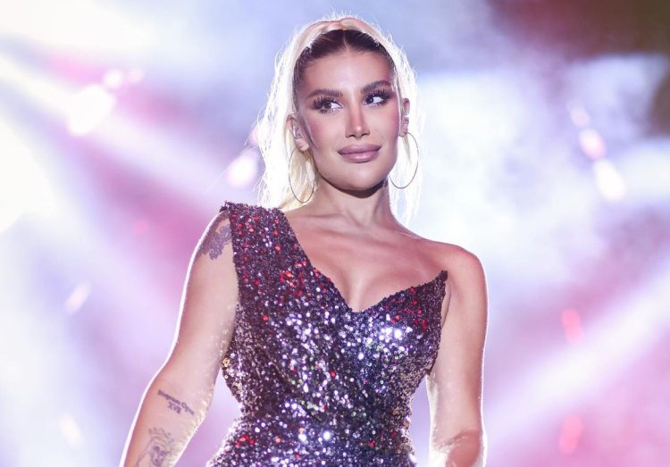 İrem Derici ve Hande Yener 0