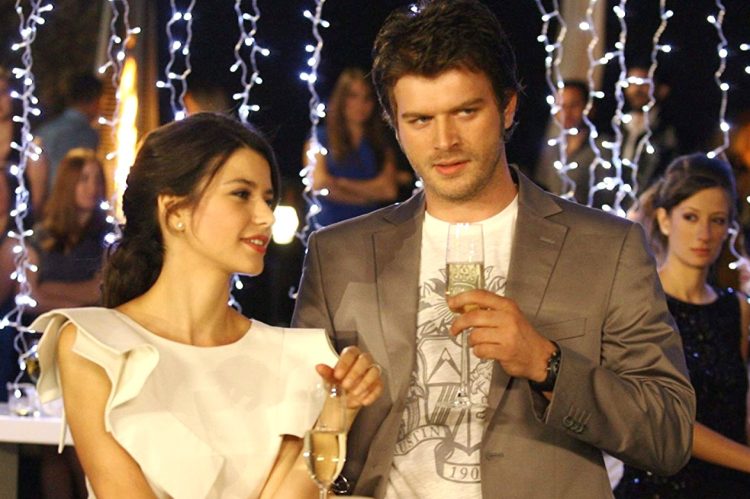 Kıvanç Tatlıtuğ ve Beren Saat tekrardan beraberler