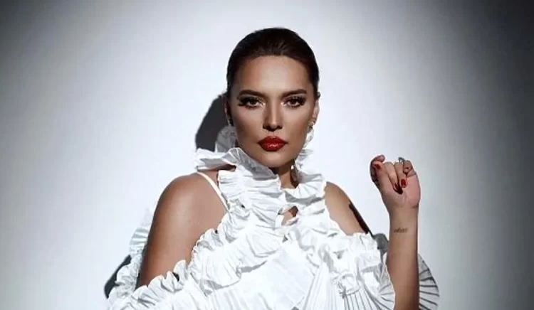 Demet Akalın