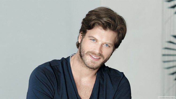 Kıvanç Tatlıtuğ