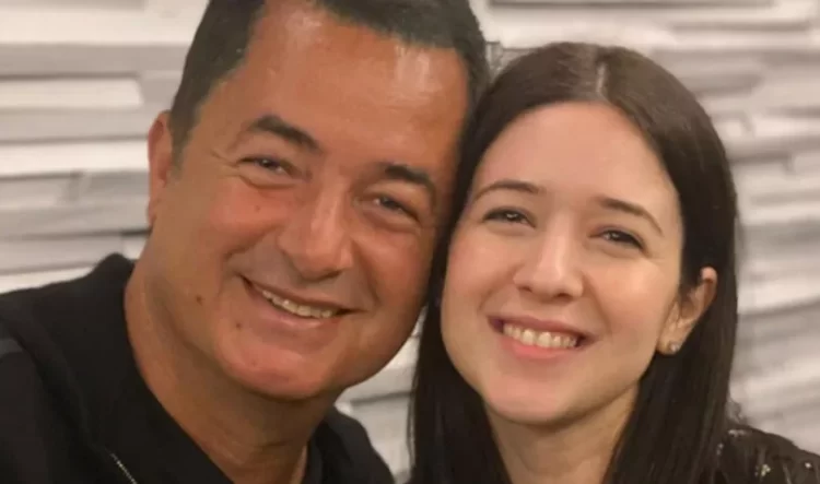 Acun Ilıcalı’nın büyük kızı Banu Ilıcalı’dan mutlu aile pozu!