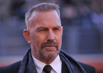 Kevin Costner hem başrol hem yönetmen oldu!
