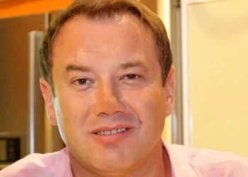 Şoray Uzun’dan yıl dönümü paylaşımı: 24 yılın her günü için sana minnettarım