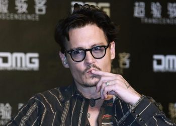 Johnny Depp aradığı aşkı mahkeme salonunda buldu!