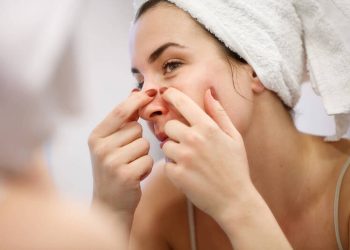 Komedon nedir? Nasıl geçer?