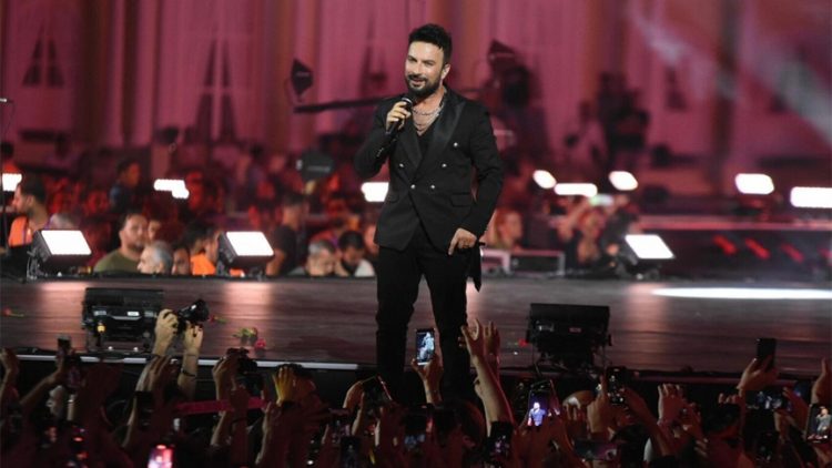 Tarkan’ın İzmir konserinde ortalık karıştı!