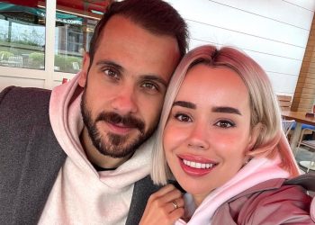Ümit Erdim ve eşi Seda Erdim bebekleri için alışverişe çıktı