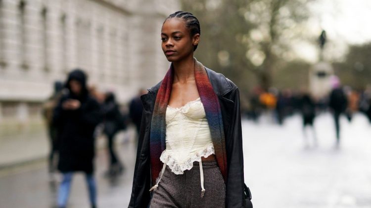 2022 Sonbahar Kış trendi Korse