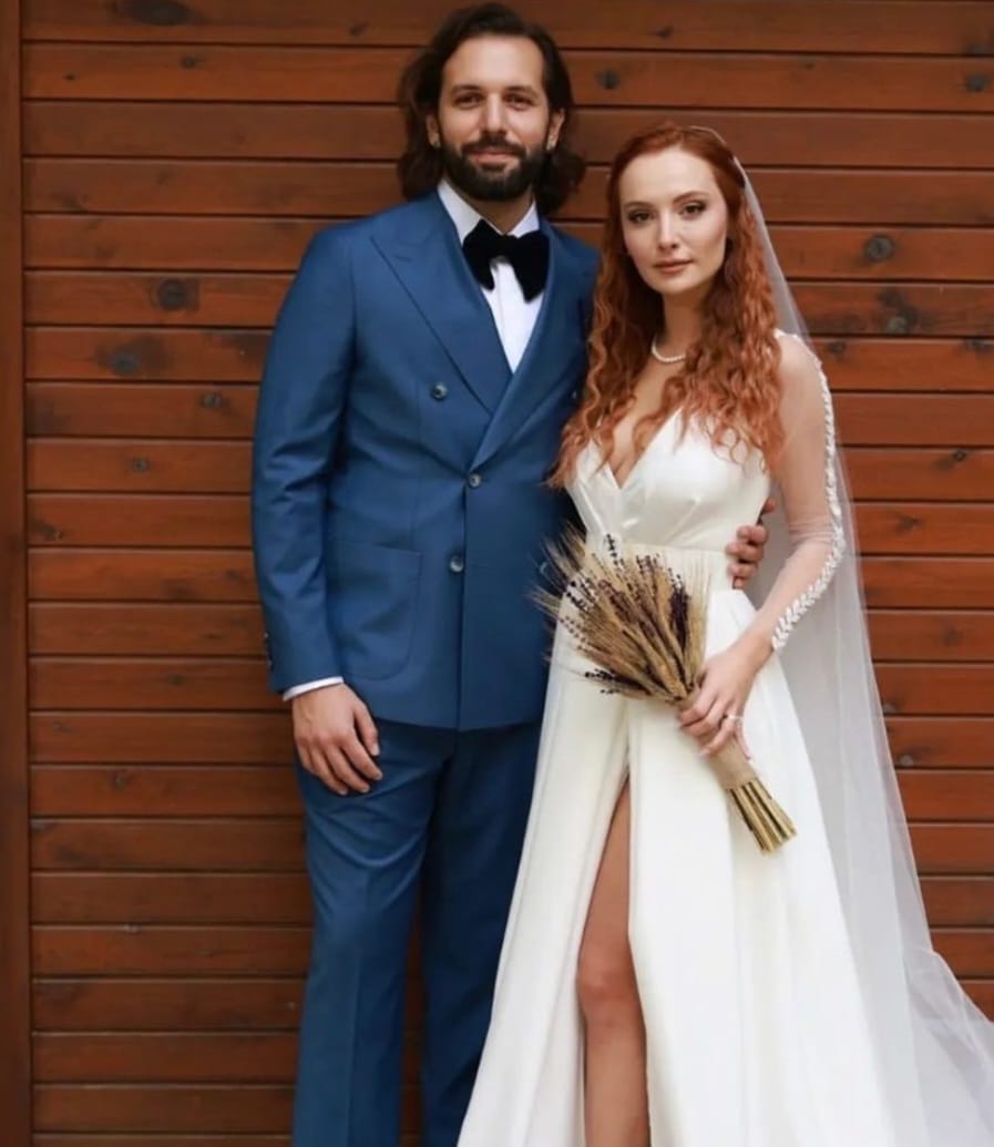 Başak Gümülcinelioğlu ile Çağrı Çıtanak çiftinin düğününden ilk kareler geldi!-3