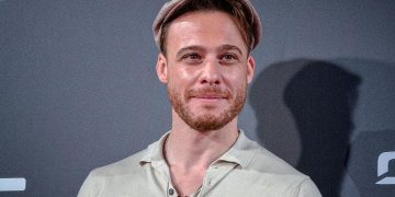 Kerem Bürsin Amerikalı erkeklere göre daha bakımlıyız