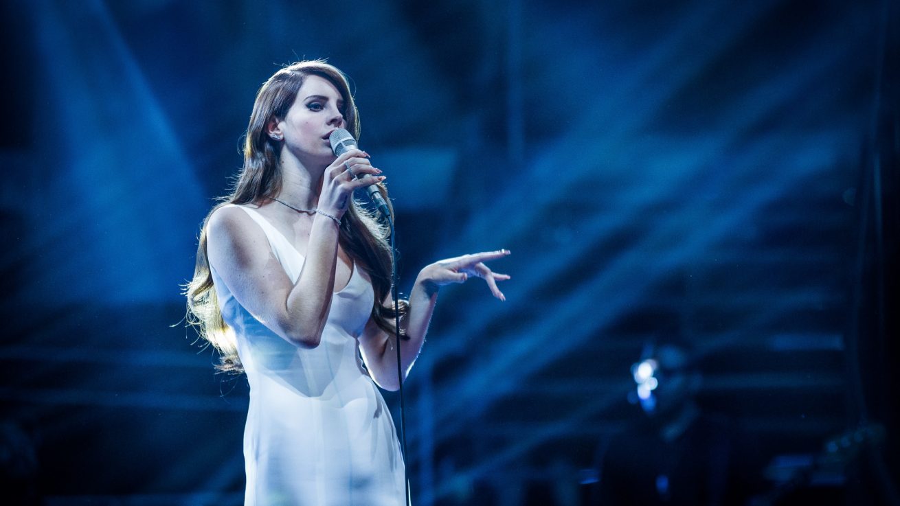 Lana Del Rey’in yayınlanmamış şarkıları ve kişisel fotoğrafları çalındı