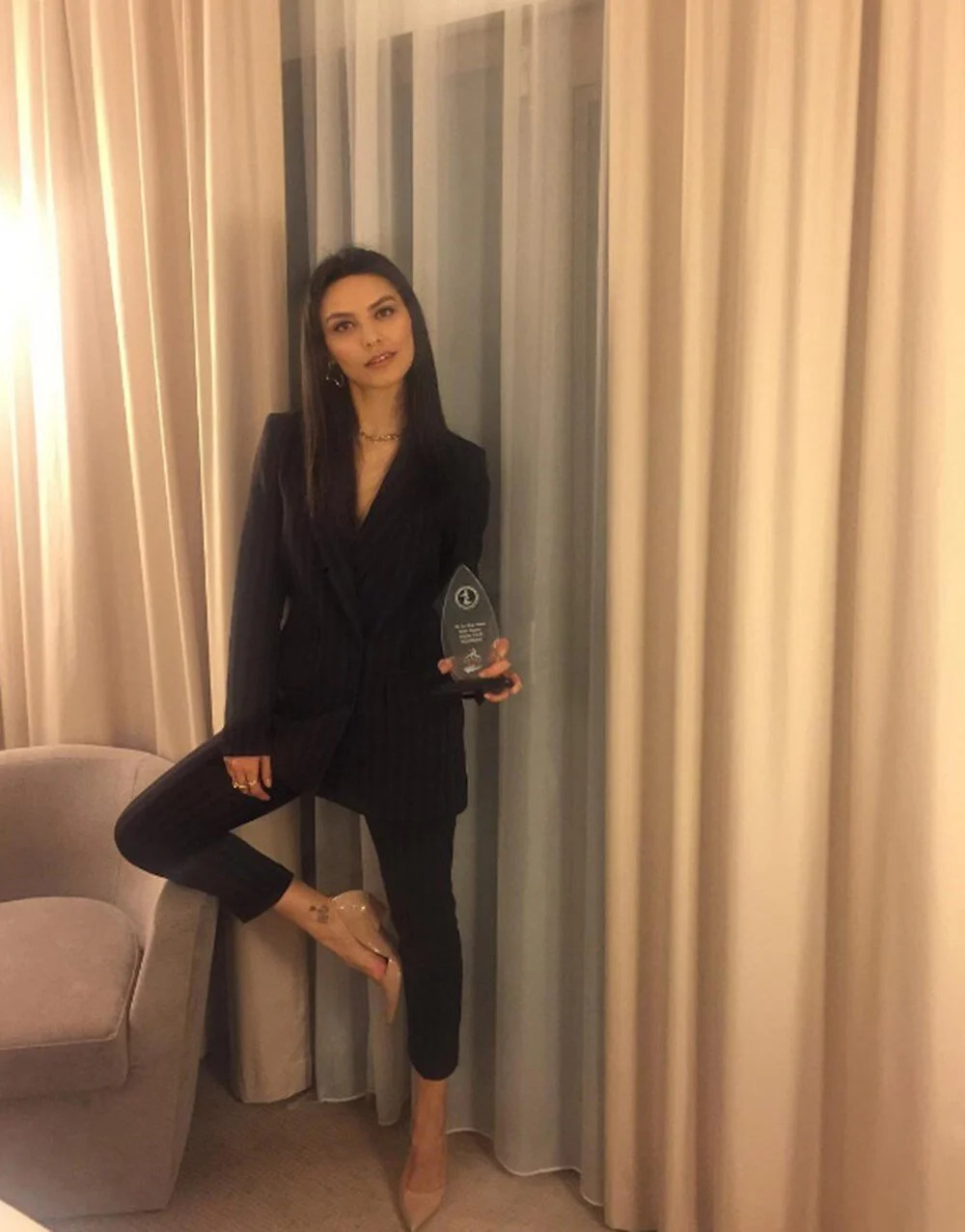 Makyajsız haliyle gündem olan Hazal Filiz Küçükköse’ye destek yorumları yağdı!
