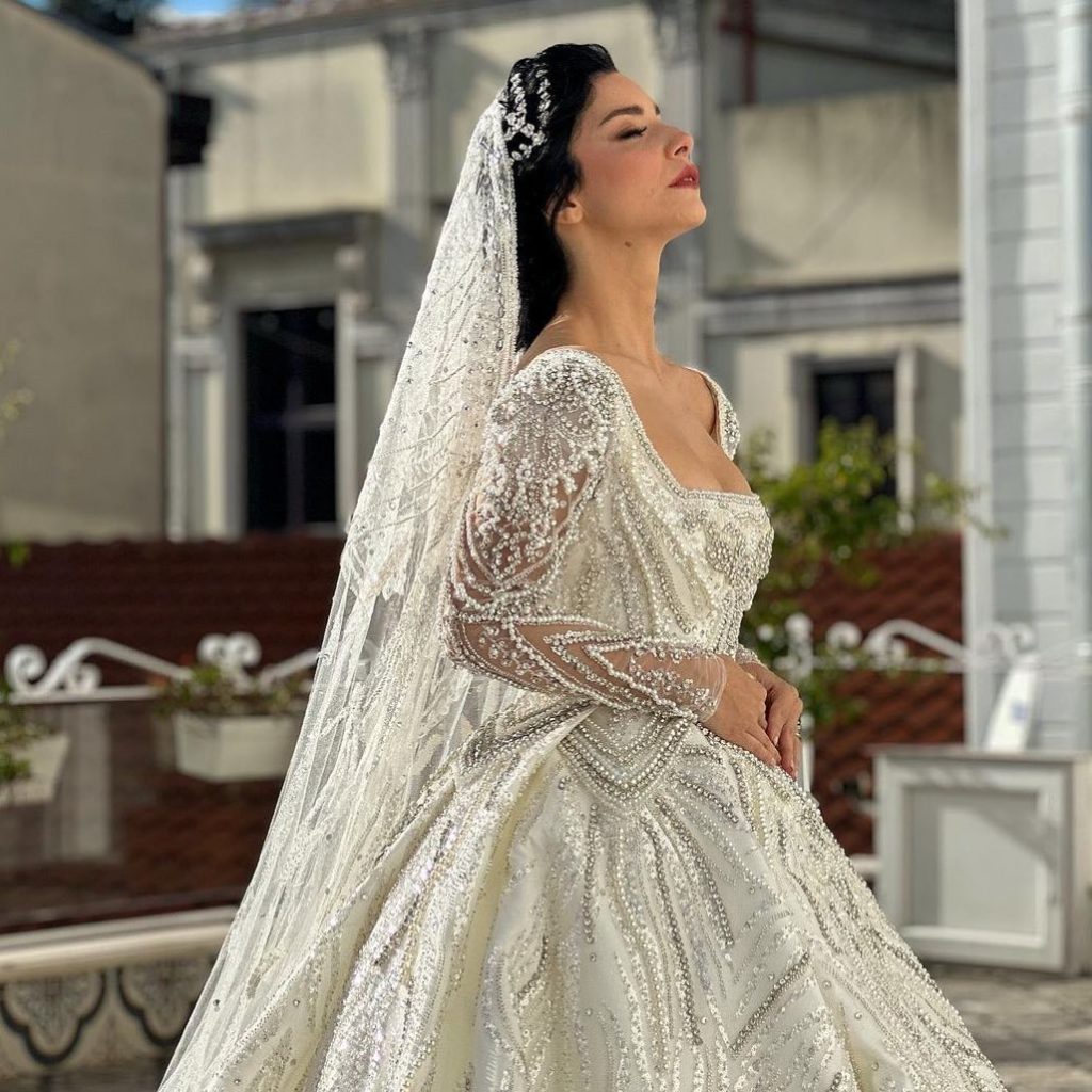 Merve Boluğur ile Mert Aydın’ın düğün kareleri