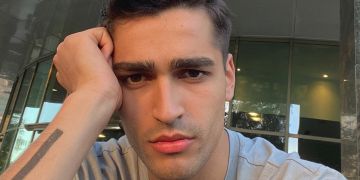 Yalı Çapkını'nın Ferit'i Mert Ramazan Demir'in eski hali görenleri şaşırttı!