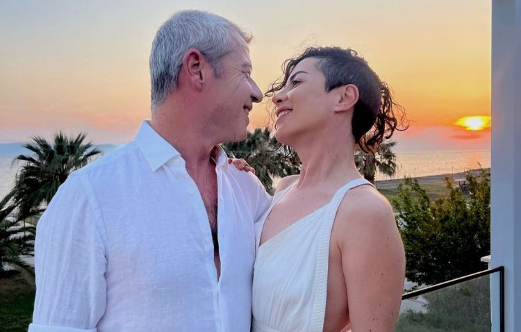 Yeni yaşına basan Levent Yüksel’e eşi Özlem Öztürk’ten anlamlı kutlama Seni dünyalara değişmem