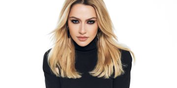 Zor günleri atlatan Hadise yeni pozlarıyla takipçilerinden tam not aldı