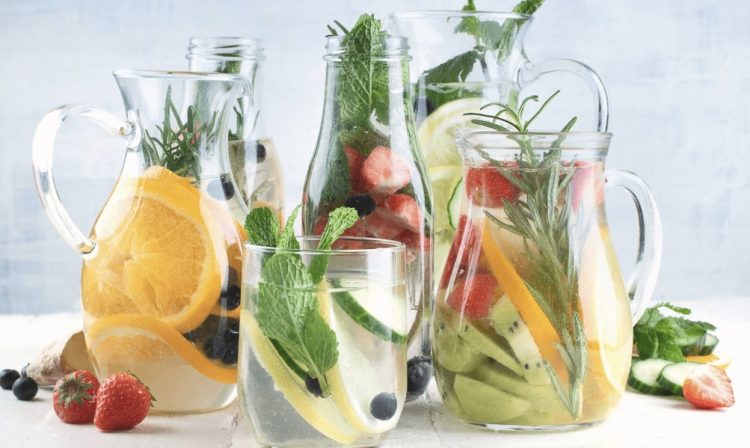 Lezzetli ve sağlıklı 5 detoks suyu
