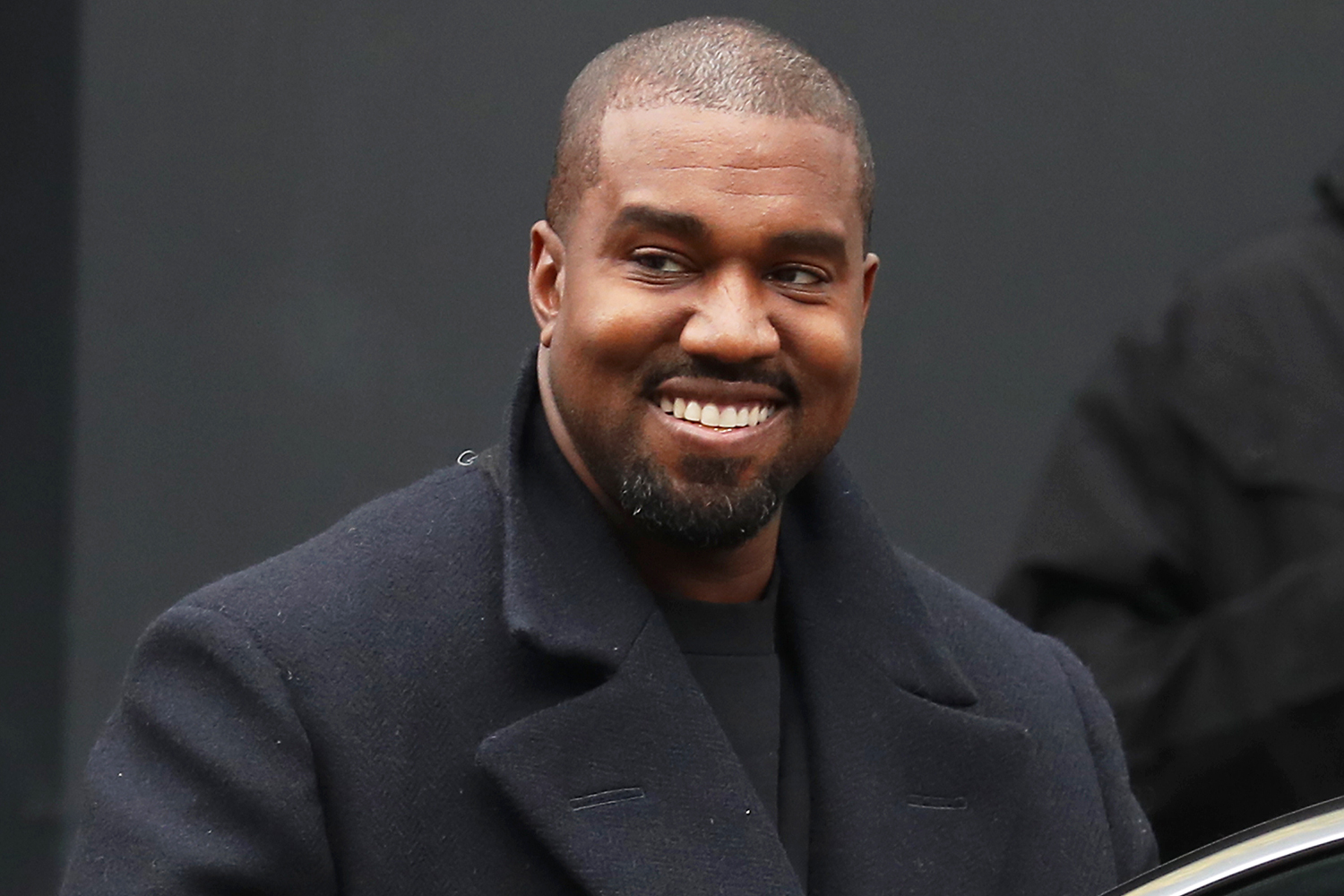 Kanye West, Skechers binasını bastı!