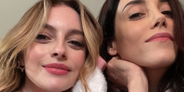 Cansu Dere ve Melis Sezen'in gündem olan tatil pozları