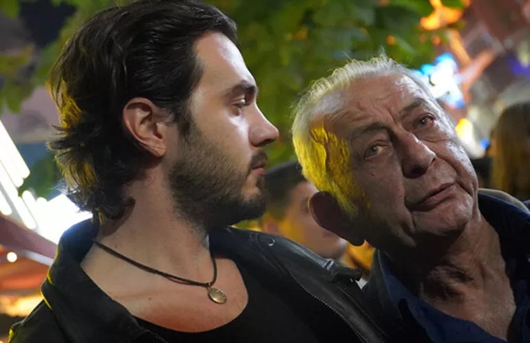 Ünlü oyuncu İsmail Ege Şaşmaz üzerindeki montun Barış Akarsu'ya ait olduğunu söyledi