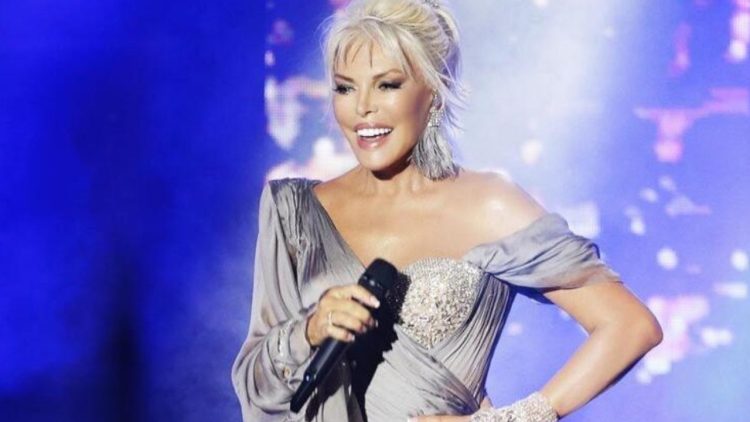 ajda-pekkan-ameliyata-alindi