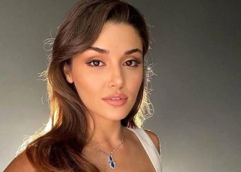 Hande Erçel’den ev pozu