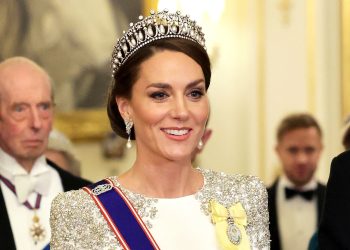 Kate Middleton, Prenses Diana’nın tacı ve unvanıyla ilk resmi görevinde