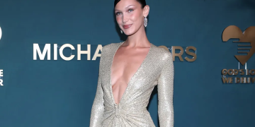 2022 Moda Ödülleri Yılın modeli Bella Hadid 0