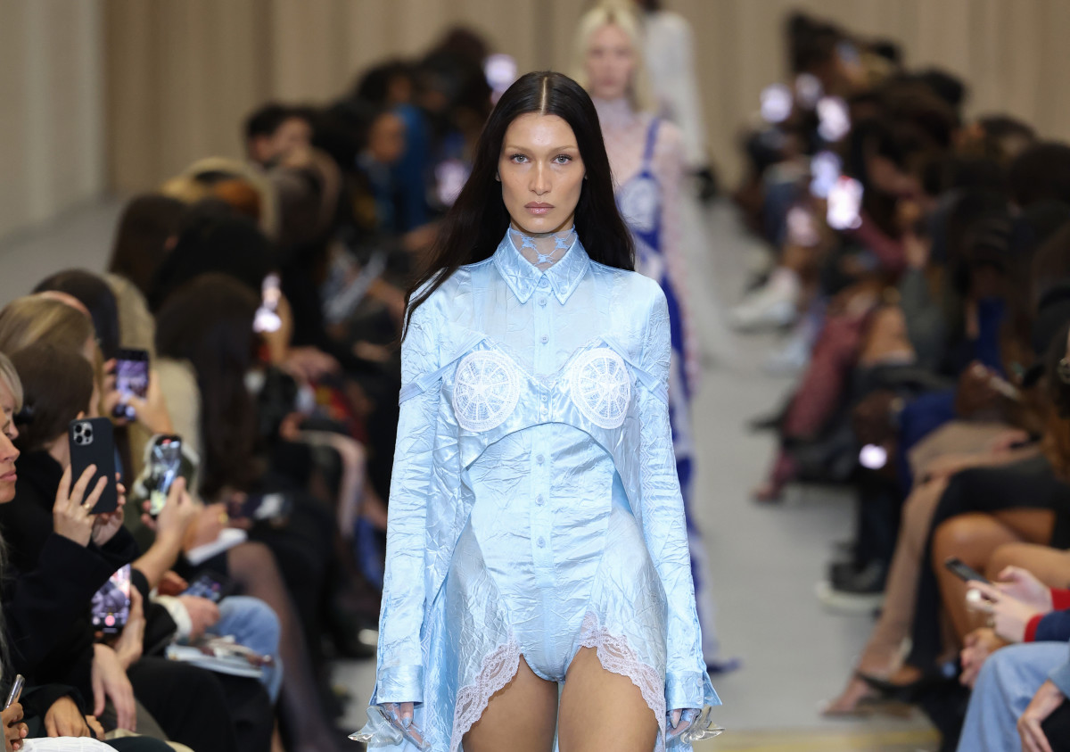 2022 Moda Ödülleri Yılın modeli Bella Hadid
