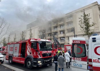 Çırağan Sarayı’nın otel bölümünde yangın çıktı! İşte yangına ilk müdahale anları…