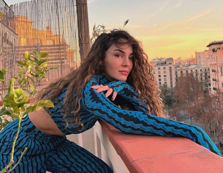 Ebru Şahin neden şapkasıyla yüzünü kapattı